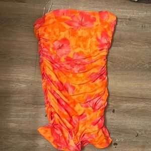 Strapless, short dress